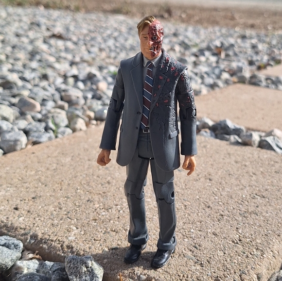 McFarlane Toys DC Multiverse Two-Face (Harvey Dent) Action Figure - Picture 2 of 5